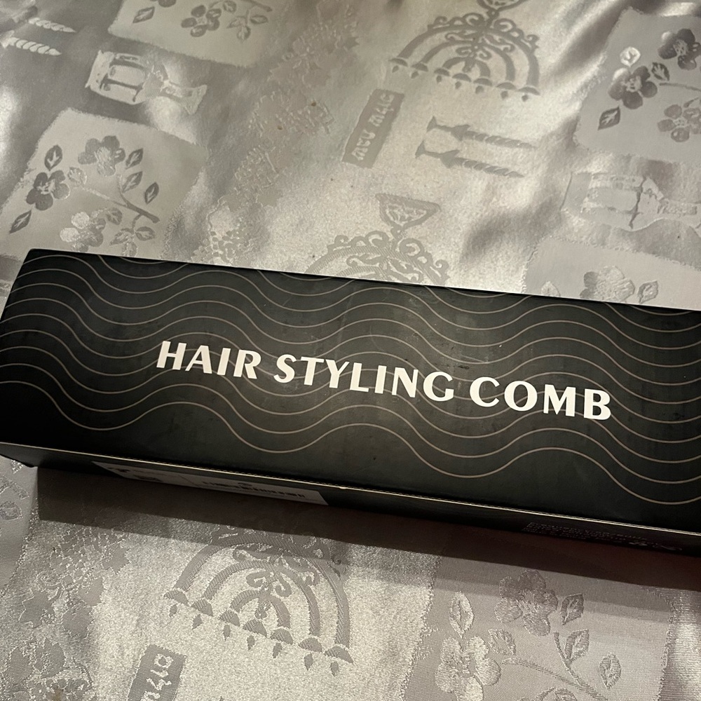 Hair styling brush hardly used